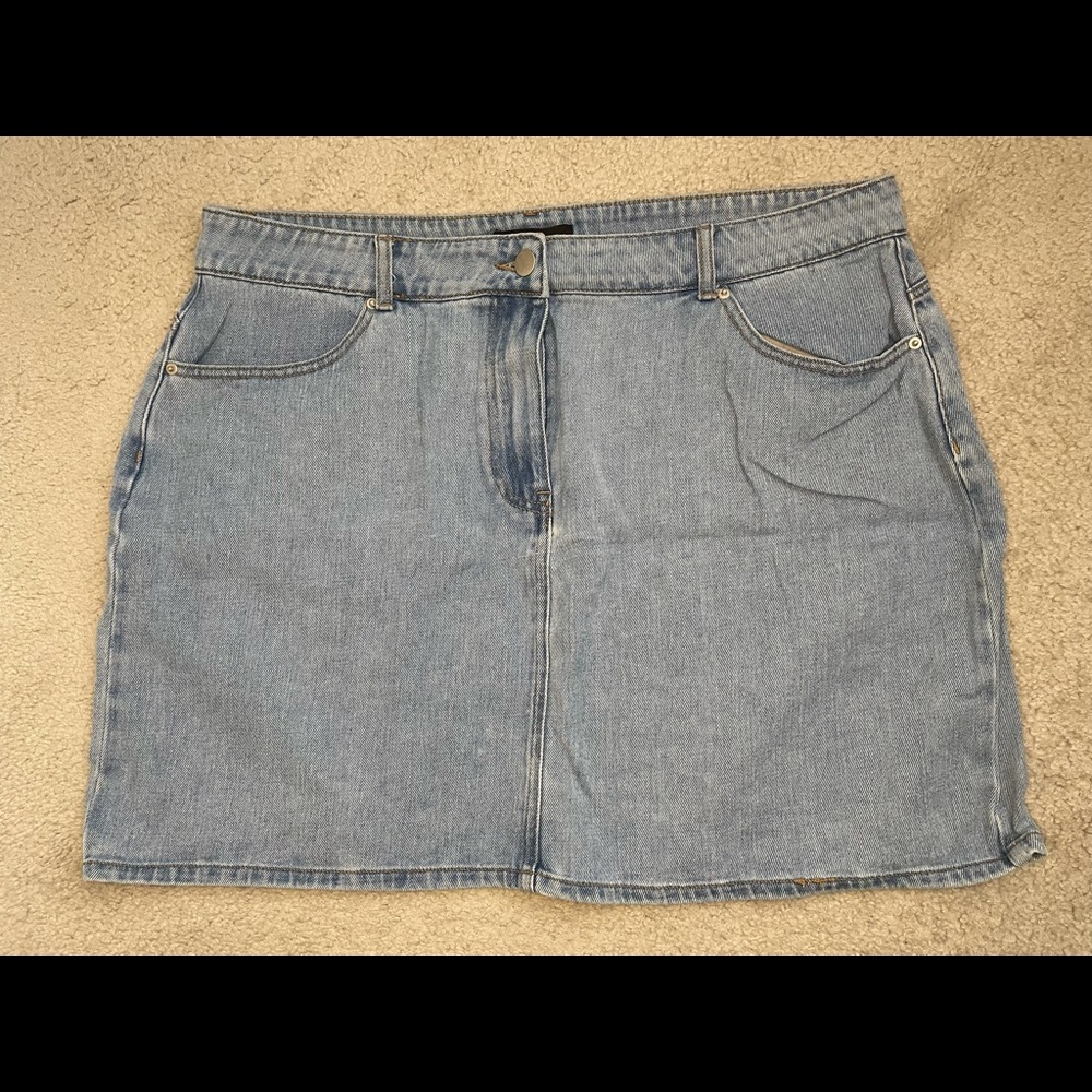 Women’s Plus Size Mini Jean Skirt
